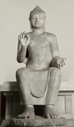 Buddha gigante, scuola Davaravati