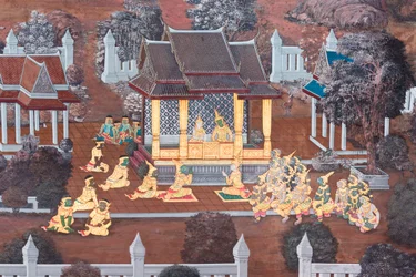 Affresco che raffigura scene del Ramayana al Wat Phra Kaeo, il Palazzo Reale, Bangkok, Thailandia