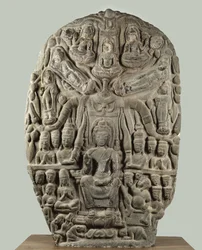 Stele con Buddha e divinità adoranti, periodo Davaravati
