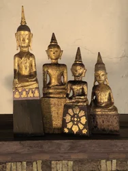 Buddha votivi in legno, nord della Thailandia
