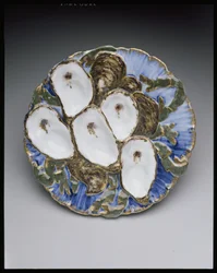 Piatto di ostriche dal servizio della Casa Bianca di Rutherford B. Hayes, progettato nel 1879 (porcellana e smalto)