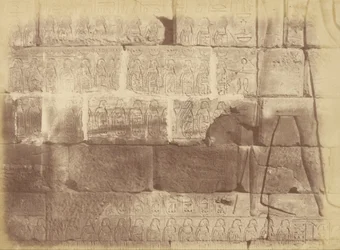 Vista ravvicinata di iscrizioni geroglifiche e sculture (Elenco delle nazioni sconfitte), Karnak