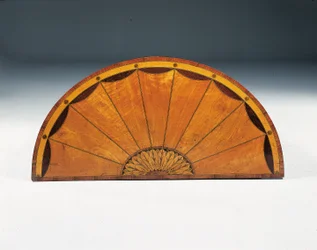 Comò semicircolare in marqueterie di Giorgio III, c.1760-79