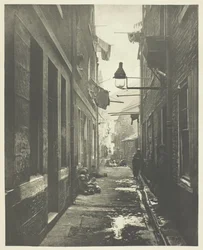 Vicino al n. 80 di High Street