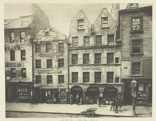 Vecchi edifici in High Street n. 17-27