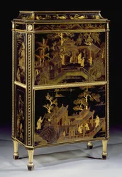 Secretaire laccato da donna, realizzato per Harewood House