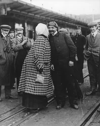 Mr e Mrs Bleriot dopo che il primo aveva attraversato il Canale, 1910