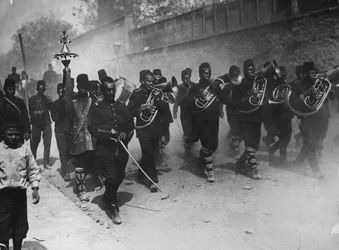 Ingresso trionfale a Costantinopoli dei giovani soldati turchi, maggio 1909