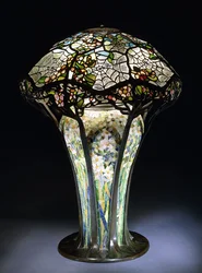 Lampada da tavolo in vetro piombato "Ragnatela" di Tiffany Studios, c.1906