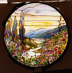 Finestra con tramonto e montagne, Tiffany Studios, c.1900