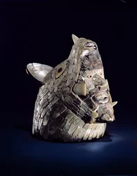 Testa di un animale con testa umana nelle fauci aperte, trovata a Tula, Hidalgo, Messico, Primo Post-Classico (900-1250)