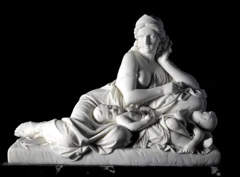 Medea pensa di uccidere i suoi figli
