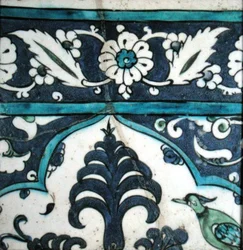 Piastrella di Isnik con disegno floreale e bordo
