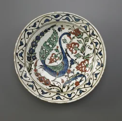 Piatto, İznik, dinastia ottomana, fine XVI-inizio XVII secolo