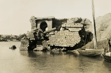 Bagno di Cleopatra, isola di Elefantina, Egitto, fotografia di Ugo Monneret de Villard
