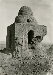 Grande tomba, necropoli di Qasr Ibrim, Egitto, fotografia di Ugo Monneret de Villard