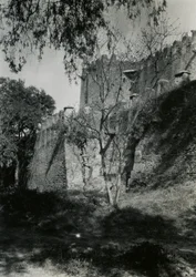 Parete esterna della chiesa di Nostra Signora Maria di Sion, Axum, Etiopia, fotografia di Ugo Monneret de Villard