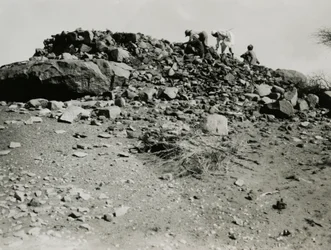 Rovine nella regione di Goz Regeb, Sudan, fotografia di Ugo Monneret de Villard, 1925 ca.