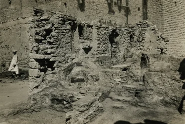 Rovine della chiesa del Monastero di San Simeone, Assuan, Egitto, fotografia di Ugo Monneret de Villard