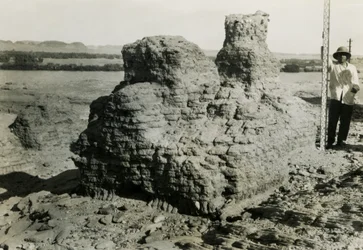 Tomba nella necropoli di Qasr Ibrim, Egitto, fotografia di Ugo Monneret de Villard