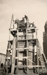 Il monumento equestre "Gattamelata" in restauro a Padova durante la Prima Guerra Mondiale