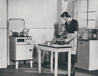 Una cucina britannica attrezzata con un fornello a gas, 1942