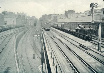 Un luogo affollato, 1922