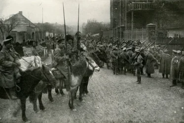 Una pattuglia cosacca e fanteria russa, 1919