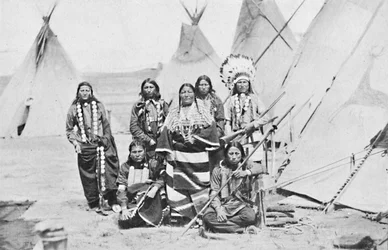 Un capo nativo americano e squaws, 1912