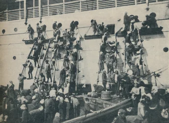 Un nuovo metodo di rifornimento di carbone al porto di Yokohama, 1936