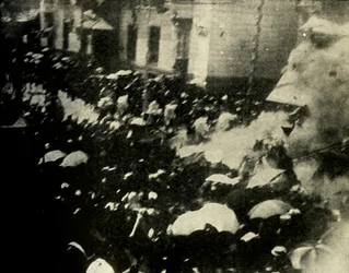 Una bomba esplode il giorno del matrimonio del re e della regina di Spagna, Madrid, 1906, 1910