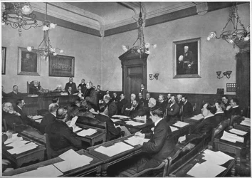 Una riunione del Consiglio del Borough di Hammersmith