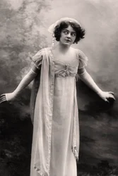 Adrienne Augarde 1882-1913, attrice inglese, 1907