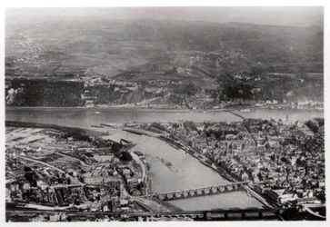 Vista aerea di Coblenza, Renania-Palatinato, Germania, da un dirigibile, c1931 1933