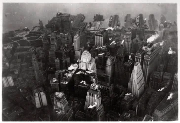 Veduta aerea di Manhattan, New York City, USA, da un dirigibile, 1928-1933