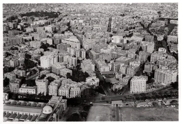 Veduta aerea del Nuovo Cairo, Egitto, da un dirigibile, 1931-1933