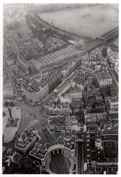 Veduta aerea di Trafalgar Square, Londra, da un dirigibile, 1931-1933