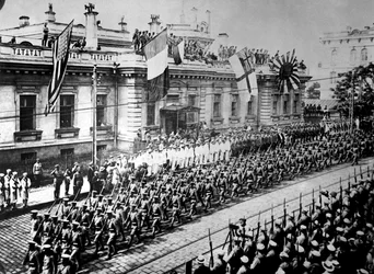 Soldati e marinai alleati a Vladivostok, Russia, settembre 1918