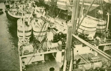 Una impressionante schiera di barche a bordo del Leviathan, c1930