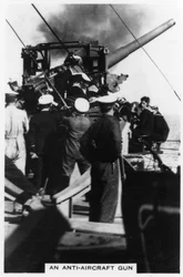 Un cannone antiaereo a bordo della HMS Nelson, 1937