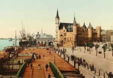 Anversa. Vista sul vecchio castello (Het Steen) sul porto. Circa 1900