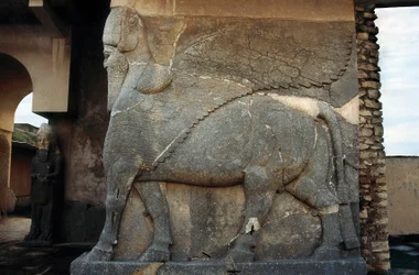Arte assira: toro alato, guardiano dell
