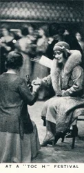A un Festival di Toc H, 1934