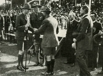 Alla parata di Boy Scouts e Girl Guides, Adelaide, Australia, 1927