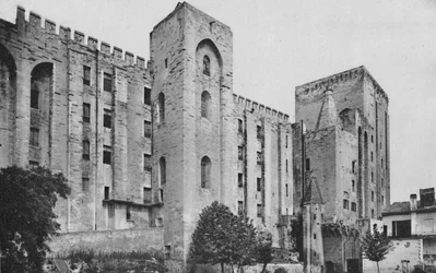 Avignone. - Palazzo dei Papi, Torre di San Giovanni e Torre di Trouillas, fronte ovest, c1925