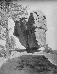 Balanced Rock, Garden of the Gods, Col.