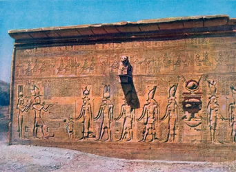 Bassorilievo di Cleopatra, Cesarione, Tempio di Hathor, Dendara in Egitto, XX secolo
