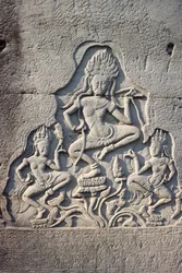 Danzatori celesti scolpiti in un pilastro, Bayon, Siem Reap, Cambogia