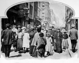 Berwick Street in una domenica mattina, c1901