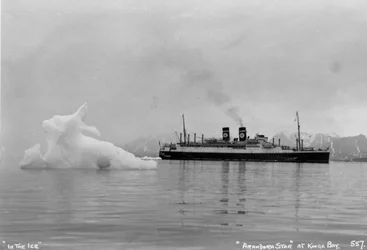 Nave da crociera Blue Star Lines SS Arandora Star, Kongsfjorden, Spitzbergen, Norvegia, 1929